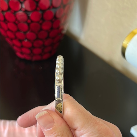 Kate Spade Pearly Delight Faux Pearl Hinged Bangle Silver Tone Bracelet - Picture 5 of 14